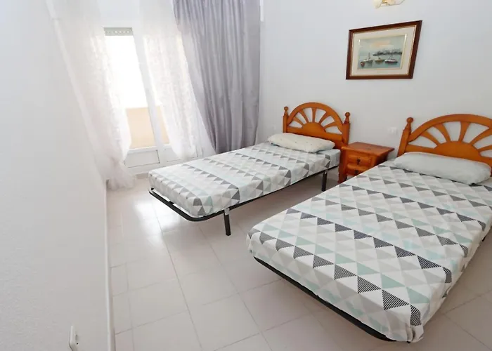 R-6048 Avenida Habaneras Torrevieja